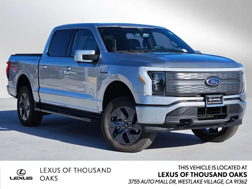 2022 Ford F-150 Lightning Lariat photo 1