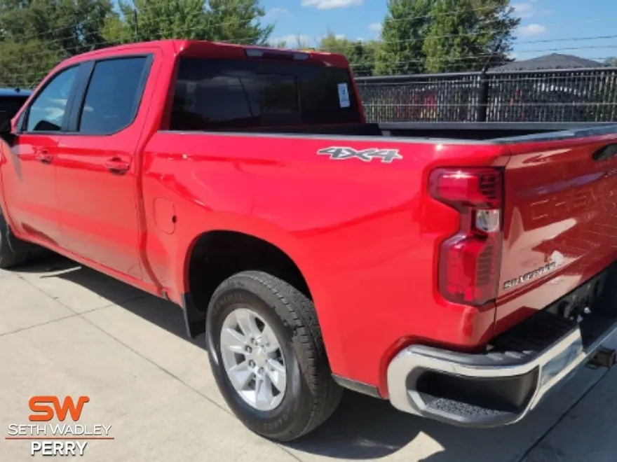 2023 Chevrolet Silverado 1500 LT1 photo 1