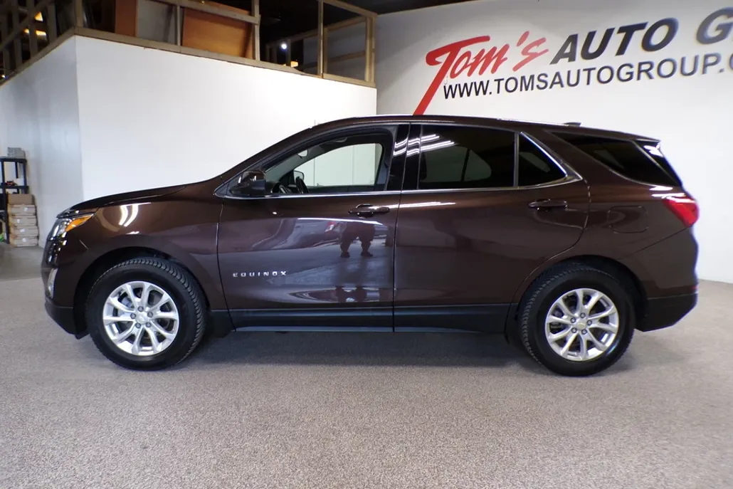 2020 Chevrolet Equinox LT photo 1