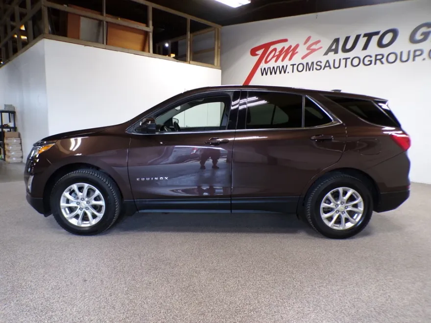 2020 Chevrolet Equinox LT photo 1