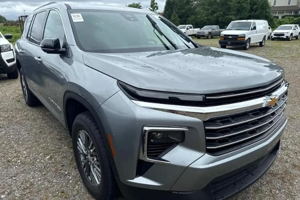2024 Chevrolet Traverse photo 1