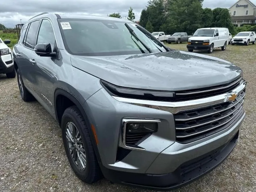 2024 Chevrolet Traverse photo 1