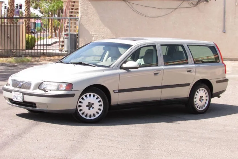 2001 Volvo V70 photo 1