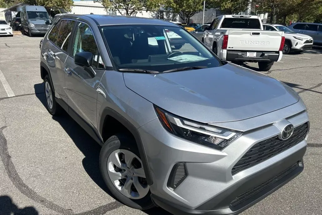 2025 Toyota RAV4 LE photo 1