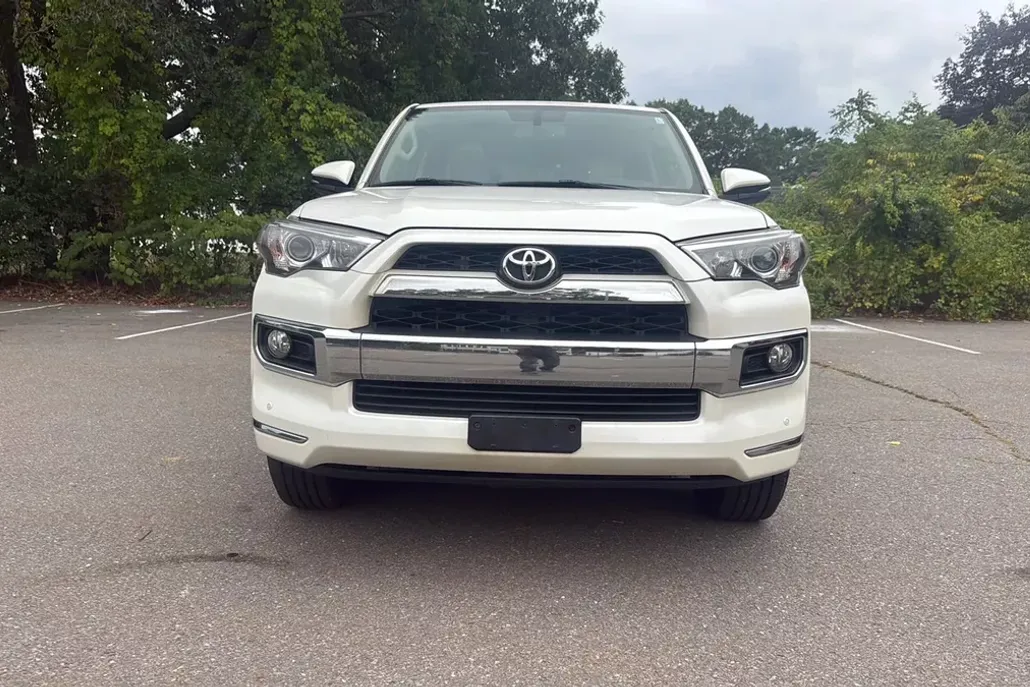 2016 Toyota 4Runner Limited Sport photo 1