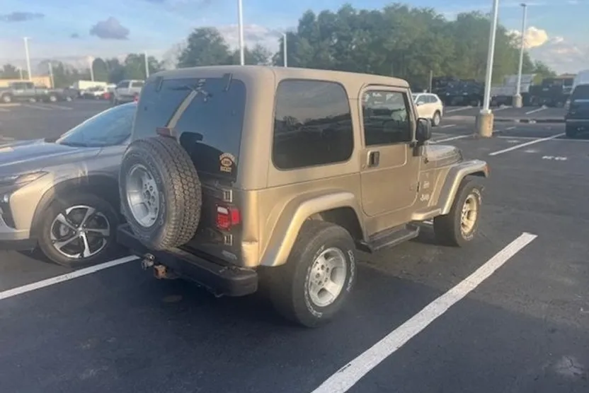2003 Jeep Wrangler Sahara photo 1