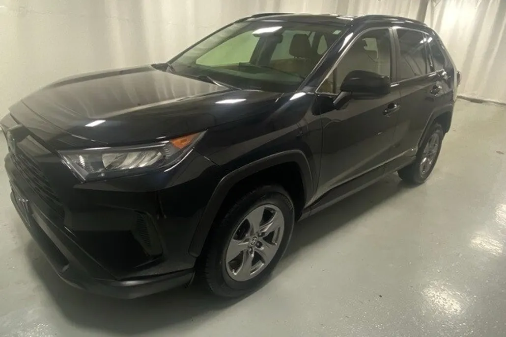 2022 Toyota RAV4 Hybrid LE photo 1