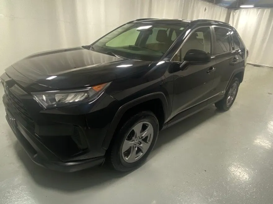 2022 Toyota RAV4 Hybrid LE photo 1