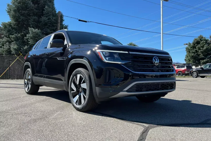 2026 Volkswagen Atlas Cross Sport SE Technology photo 1