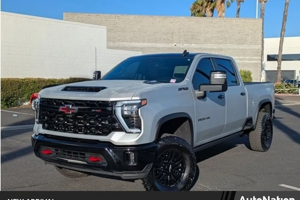 2024 Chevrolet Silverado 2500HD ZR2 photo 1