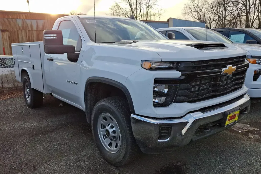 2025 Chevrolet Silverado 3500HD photo 1