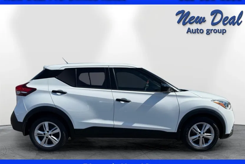 2020 Nissan Kicks S photo 1