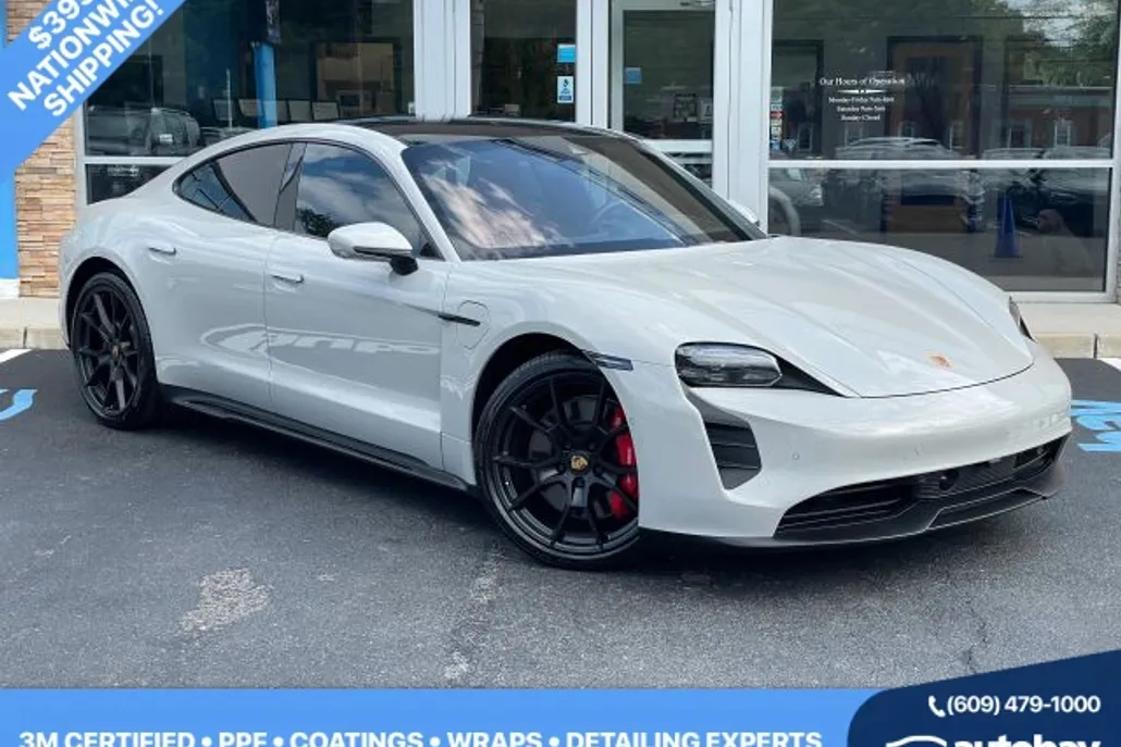 2022 Porsche Taycan GTS photo 1