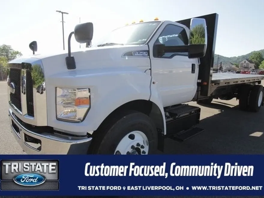 2024 Ford F-750 photo 1