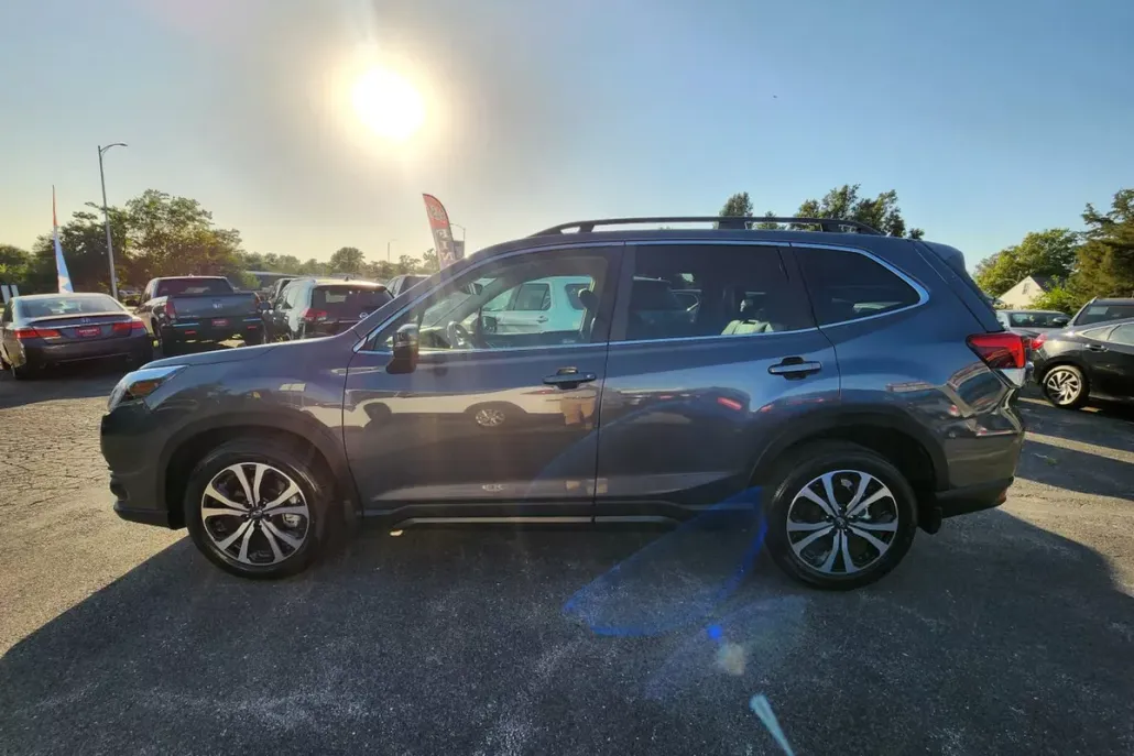 2023 Subaru Forester Limited Base photo 1