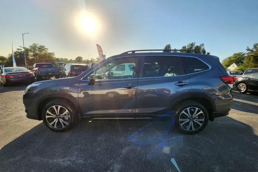 2023 Subaru Forester Limited Base photo 1
