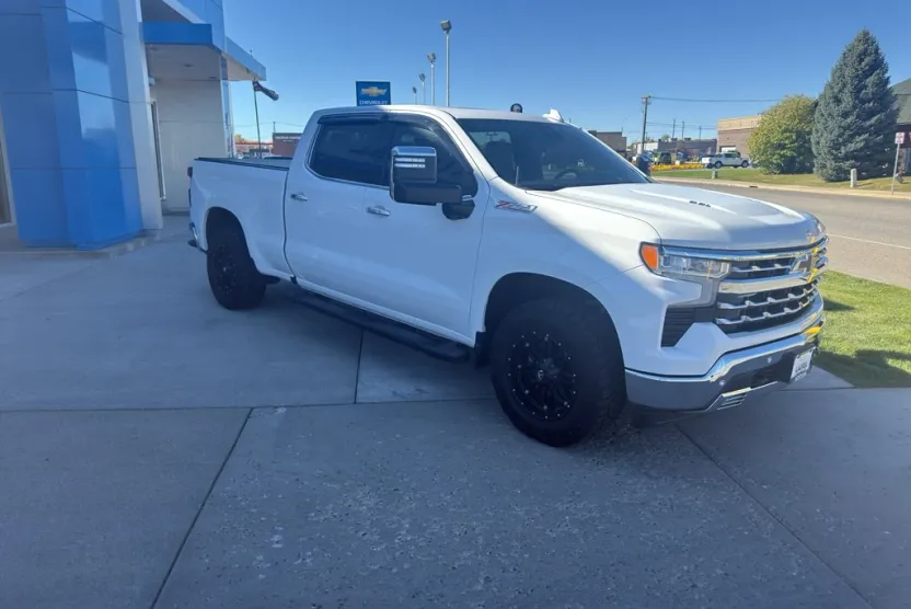 2023 Chevrolet Silverado 1500 LTZ photo 1