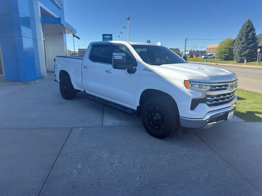 2023 Chevrolet Silverado 1500 LTZ photo 1