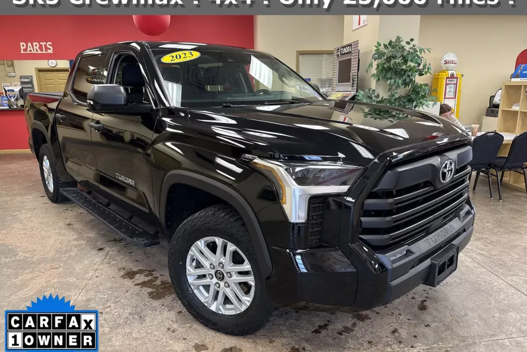 2023 Toyota Tundra SR5 photo 1