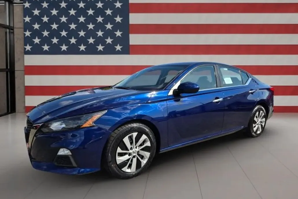 2022 Nissan Altima S photo 1