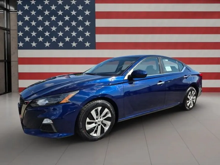 2022 Nissan Altima S photo 1