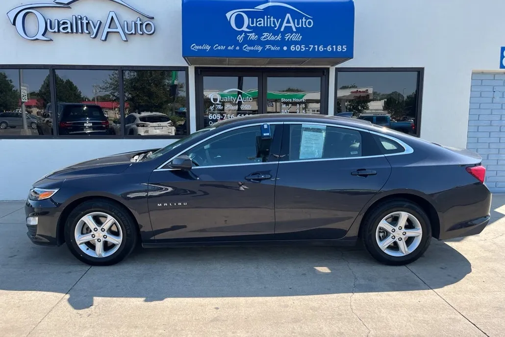 2023 Chevrolet Malibu 1LT photo 1