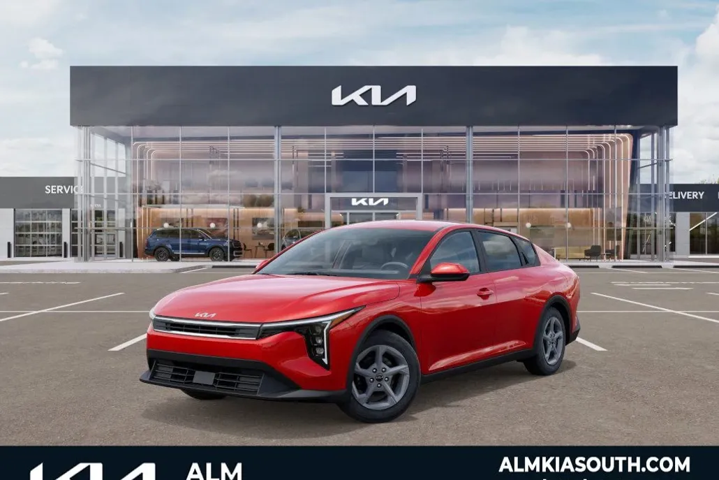 2025 Kia K4 LXS photo 1