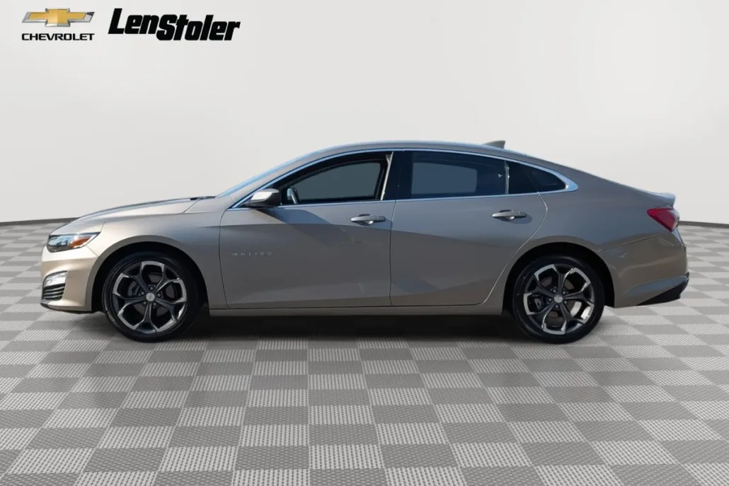 2022 Chevrolet Malibu photo 1