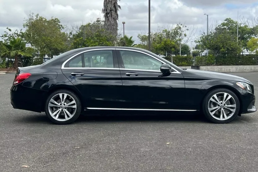 2017 Mercedes Benz C 300 photo 1