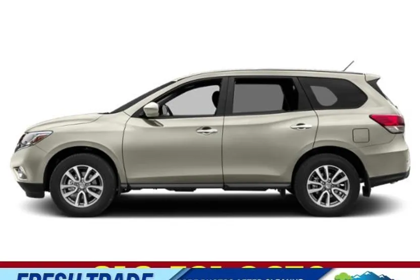 2015 Nissan Pathfinder S photo 1