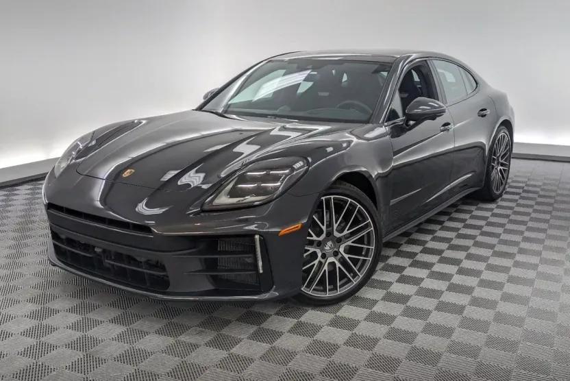 2024 Porsche Panamera photo 1
