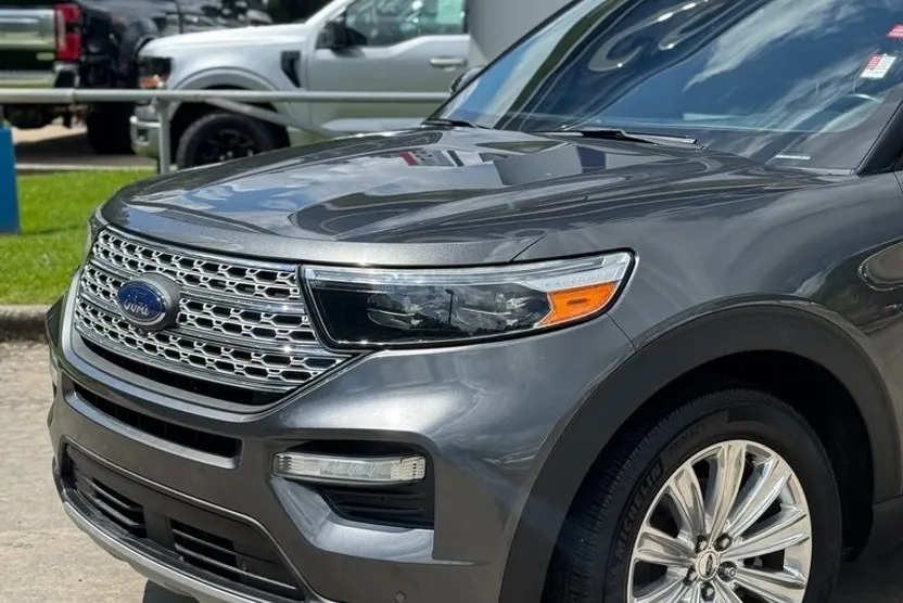 2020 Ford Explorer Limited photo 1