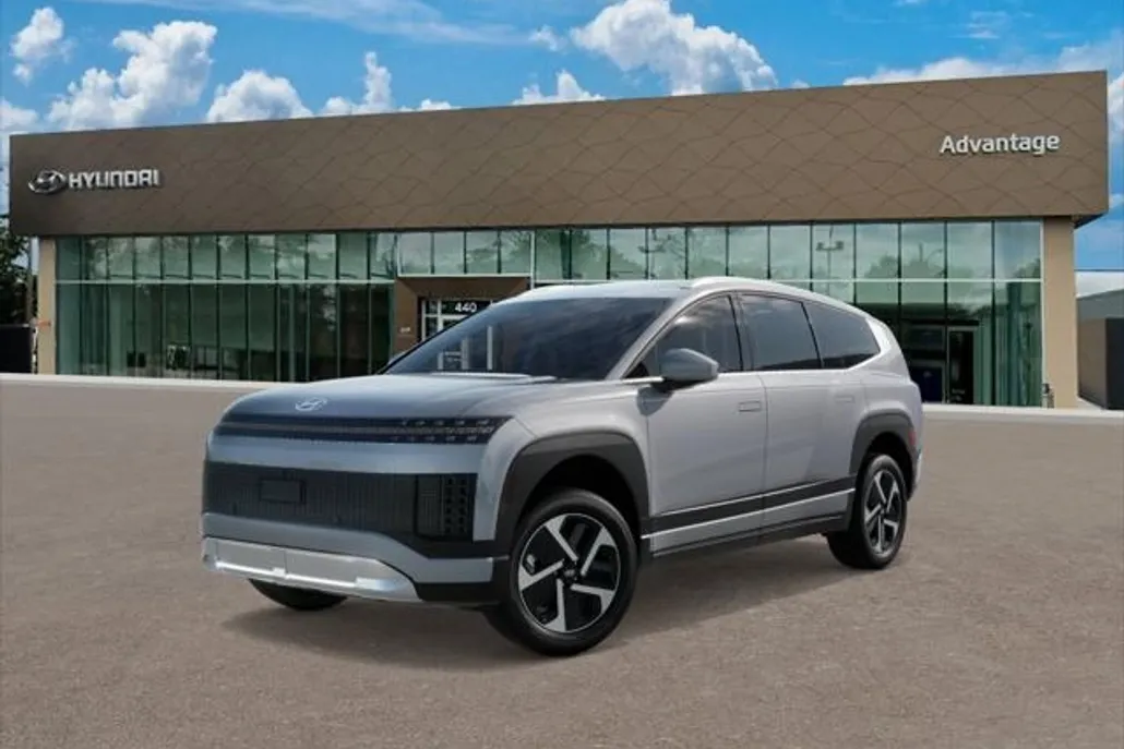 2026 Hyundai Ioniq SE photo 1