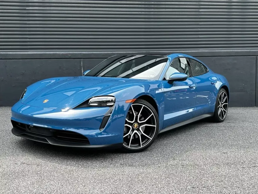 2023 Porsche Taycan photo 1