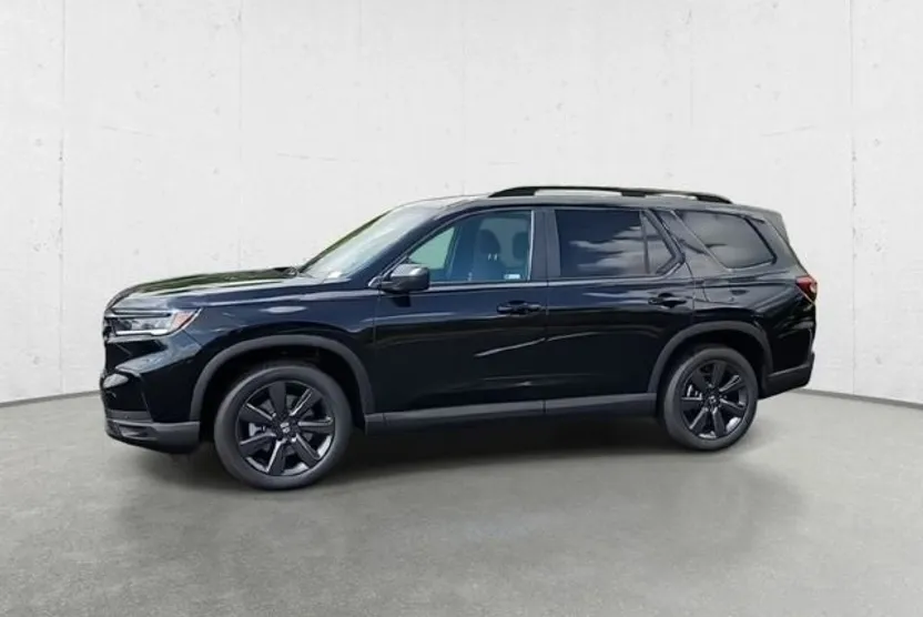 2025 Honda Pilot Sport photo 1