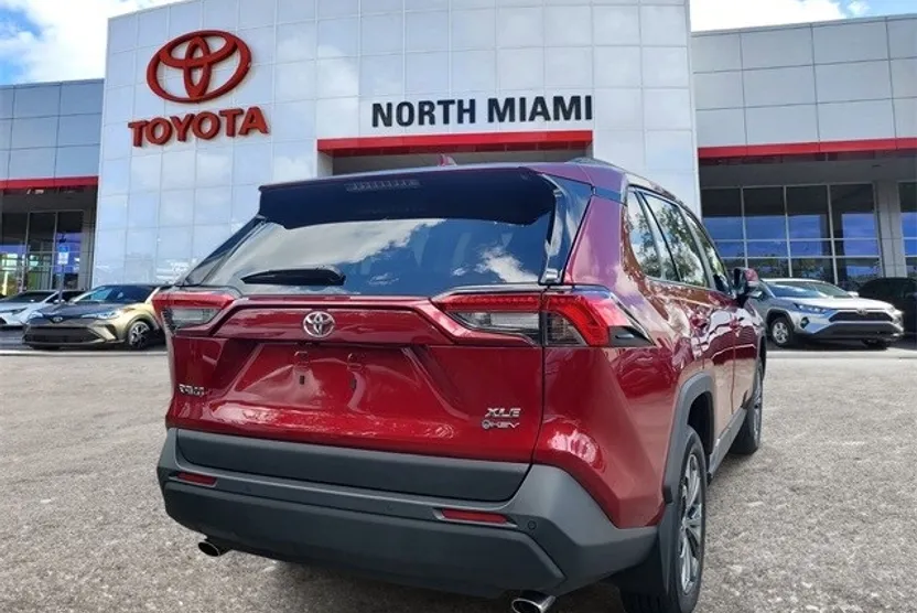 2025 Toyota RAV4 Hybrid XLE Premium photo 1