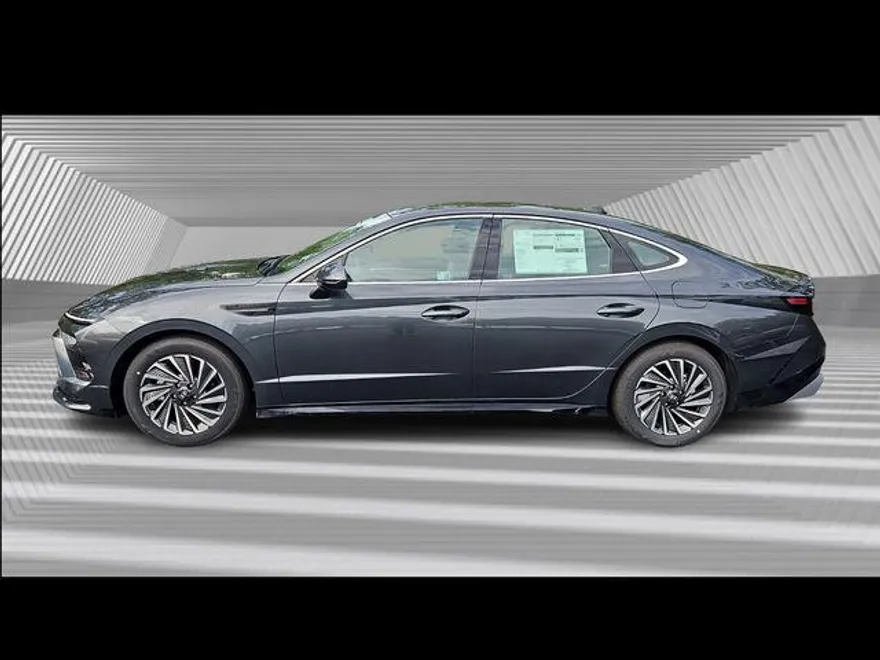 2025 Hyundai Sonata Hybrid SEL photo 1