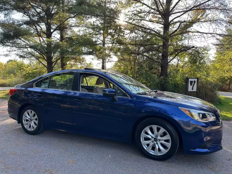 2015 Subaru Legacy 2.5i Premium photo 1