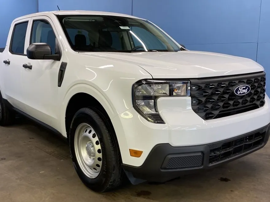 2025 Ford Maverick XL photo 1