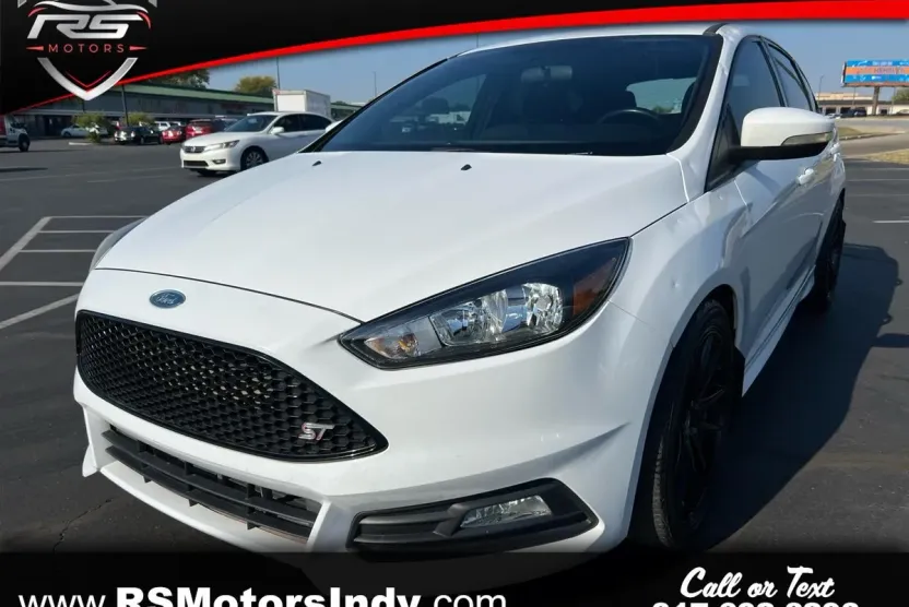 2017 Ford Focus ST photo 1
