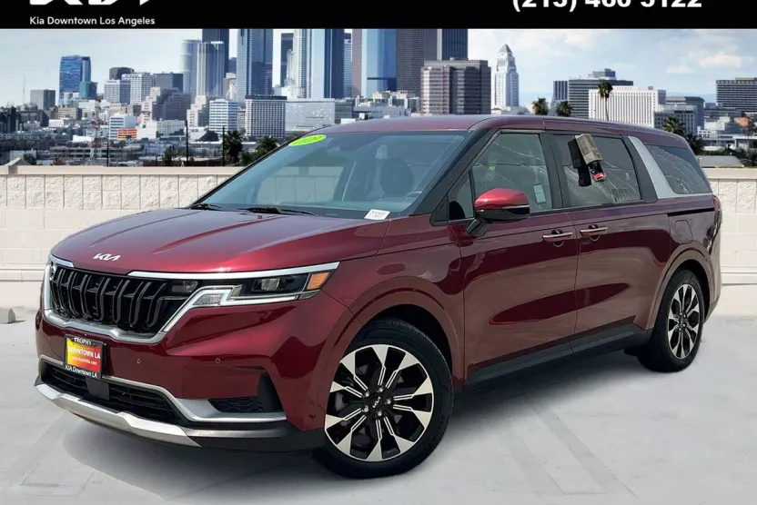 2023 Kia Carnival EX photo 1