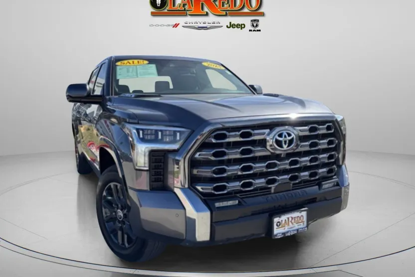 2024 Toyota RAV4 Platinum photo 1