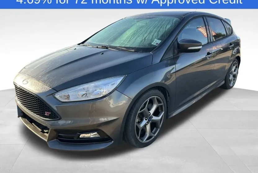 2017 Ford Focus ST photo 1