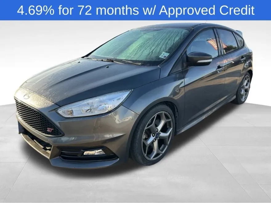2017 Ford Focus ST photo 1