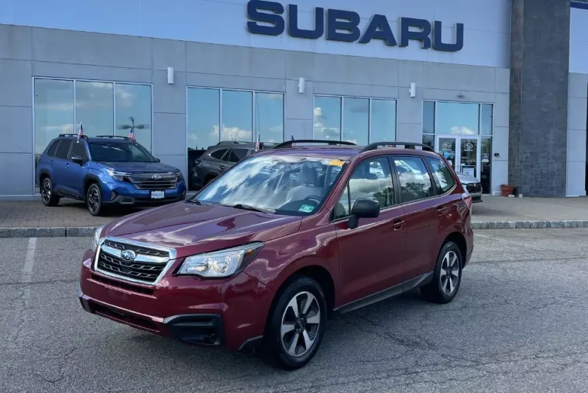 2017 Subaru Forester 2.5i photo 1