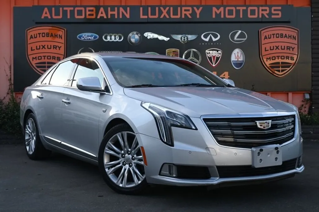 2018 Cadillac XTS Luxury photo 1