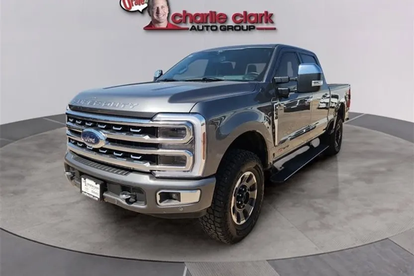 2024 Ford F-250 Platinum photo 1
