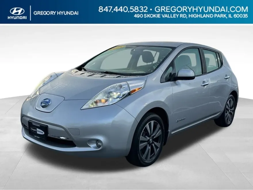 2015 Nissan Leaf SL photo 1