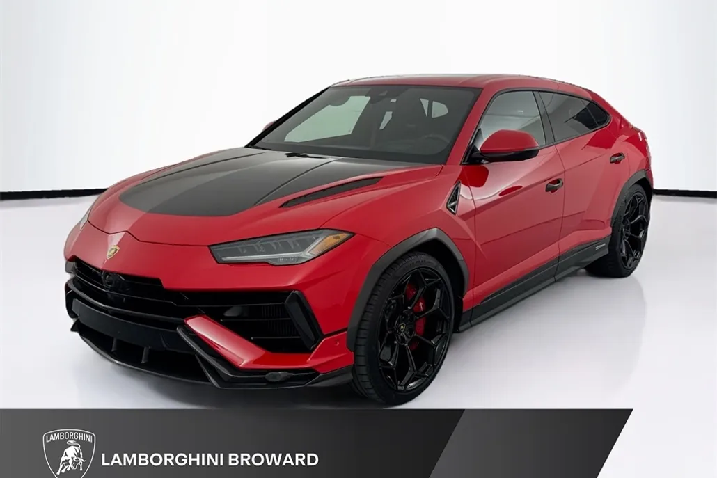 2023 Lamborghini Urus Performante photo 1