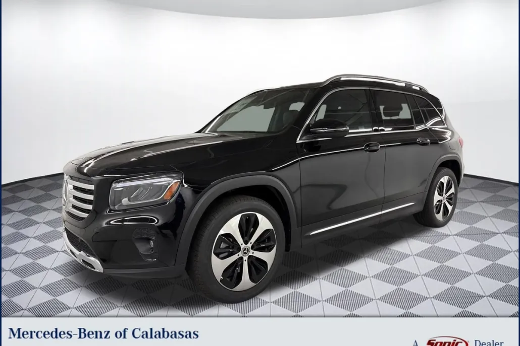 2026 Mercedes Benz GLB 250 photo 1